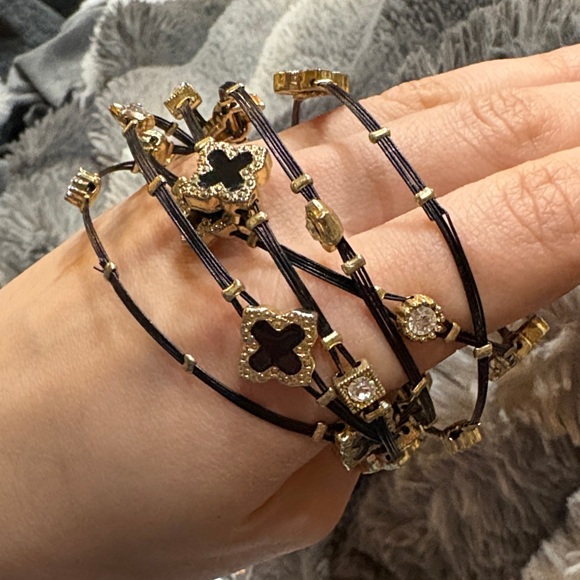Jewelry - 6 YELLOW GOLD STEEL TWO TONE STACKABLE CABLE BANGLE BLACK CLOVER BRACELETS